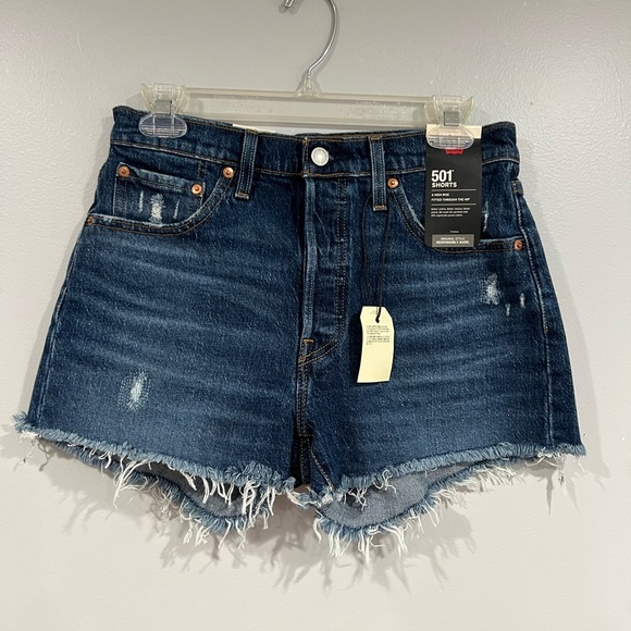 NWT Levis High Rise 501 Denim Jean Shorts Womens 28 3” Inseam Medium Wash - Picture 4 of 11